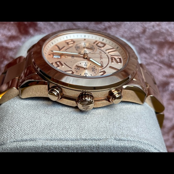 Michael Kors Woman’s Watch - Picture 4 of 10